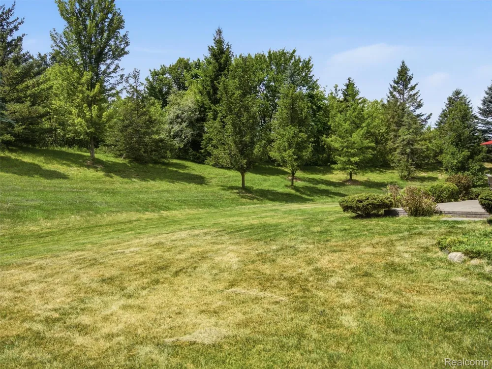 957 River Rock Drive Holly Township, MI 48442