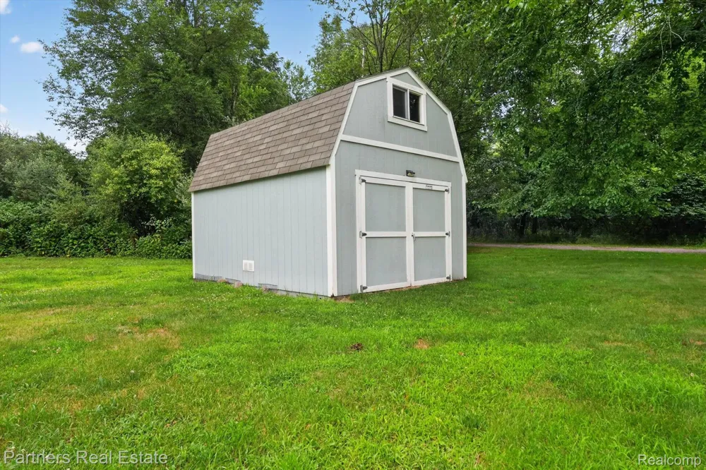 5127 Clyde Road Oceola Township, MI 48855
