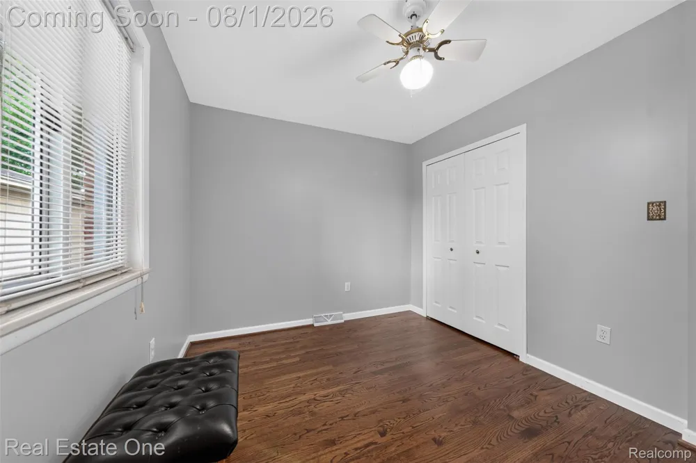 26212 Park Court Madison Heights City, MI 48071