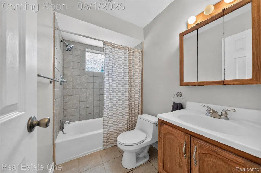 26212 Park Court Madison Heights City, MI 48071