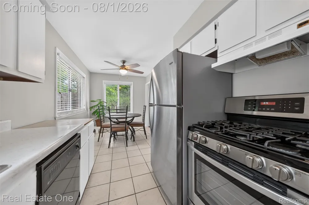 26212 Park Court Madison Heights City, MI 48071