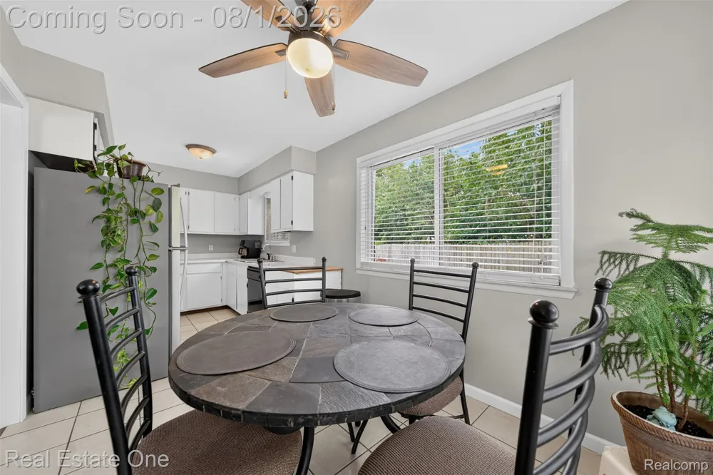 26212 Park Court Madison Heights City, MI 48071