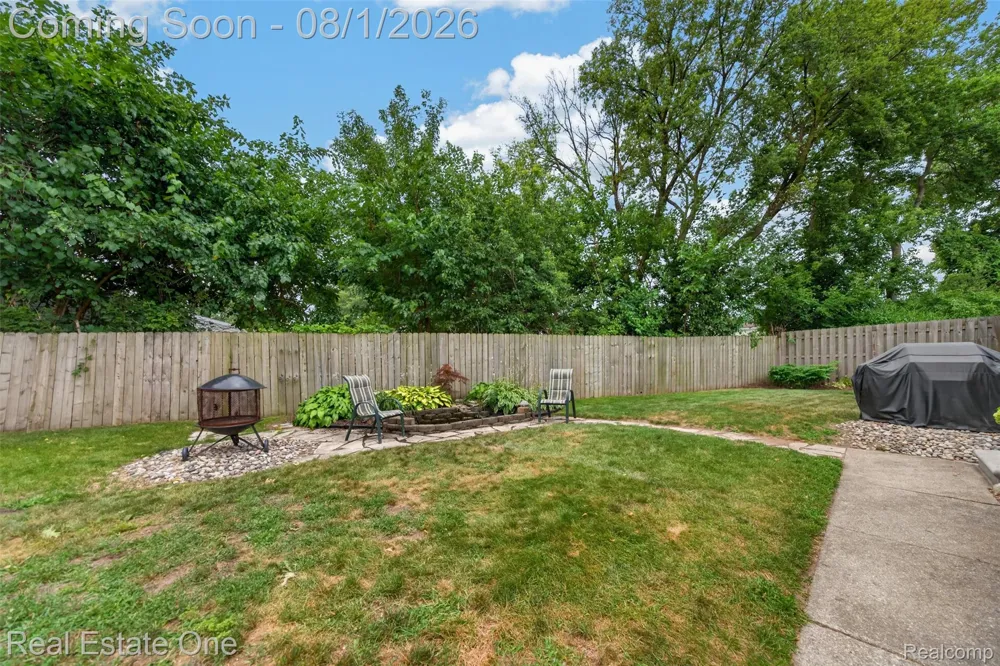 26212 Park Court Madison Heights City, MI 48071