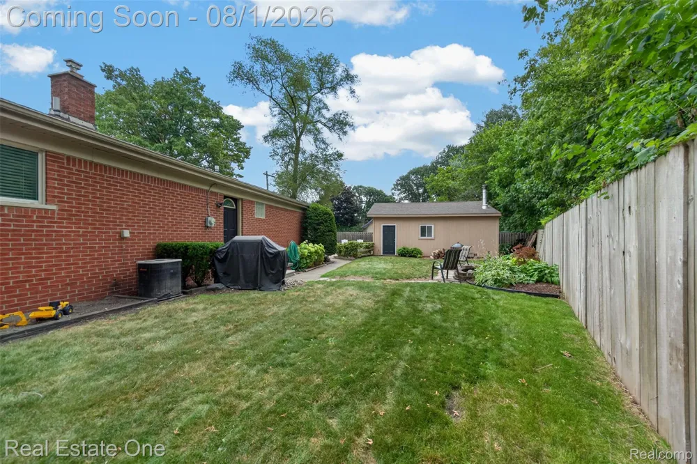 26212 Park Court Madison Heights City, MI 48071