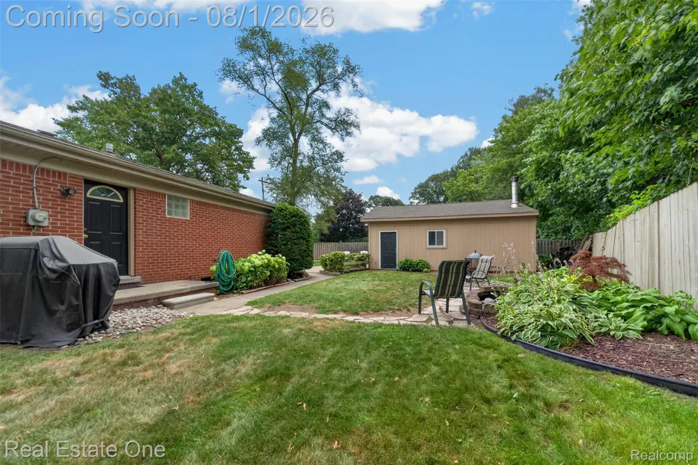 26212 Park Court Madison Heights City, MI 48071