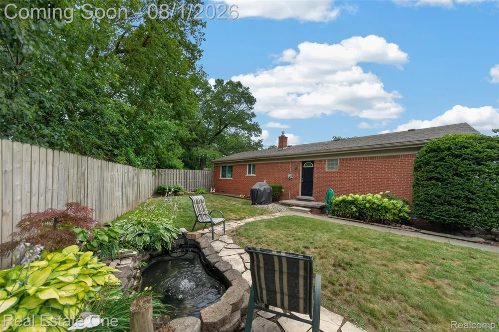 26212 Park Court Madison Heights City, MI 48071