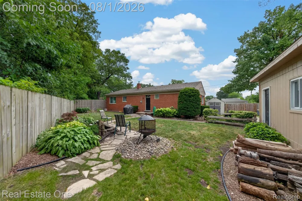 26212 Park Court Madison Heights City, MI 48071
