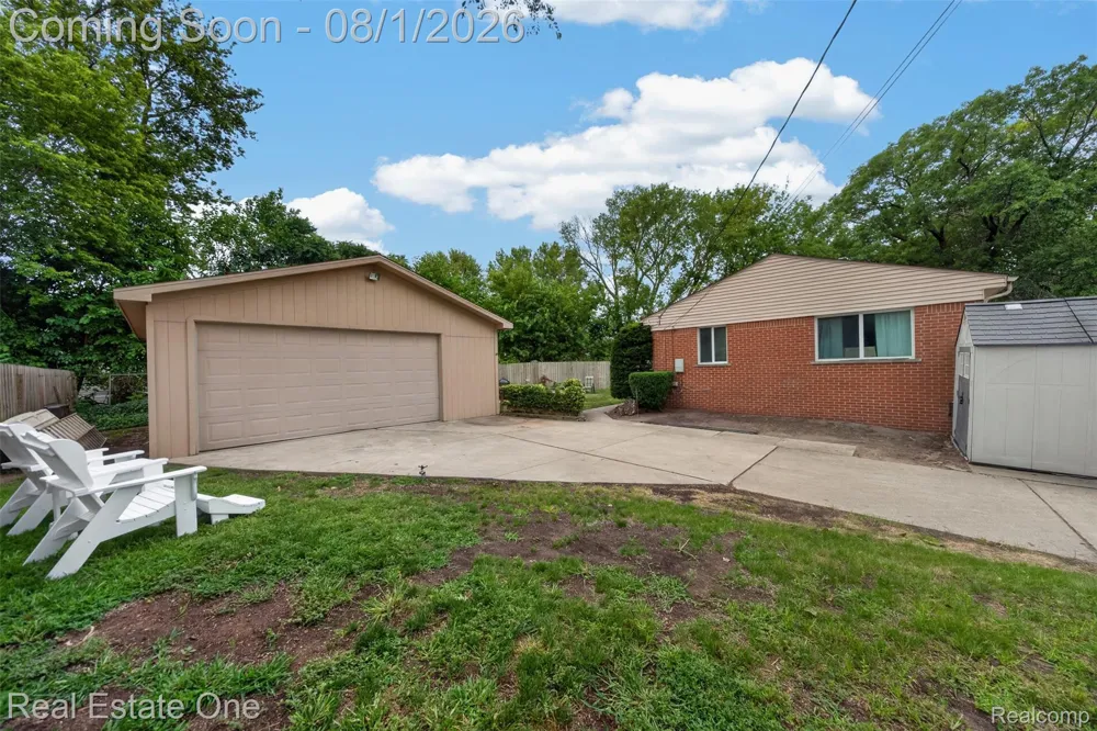 26212 Park Court Madison Heights City, MI 48071