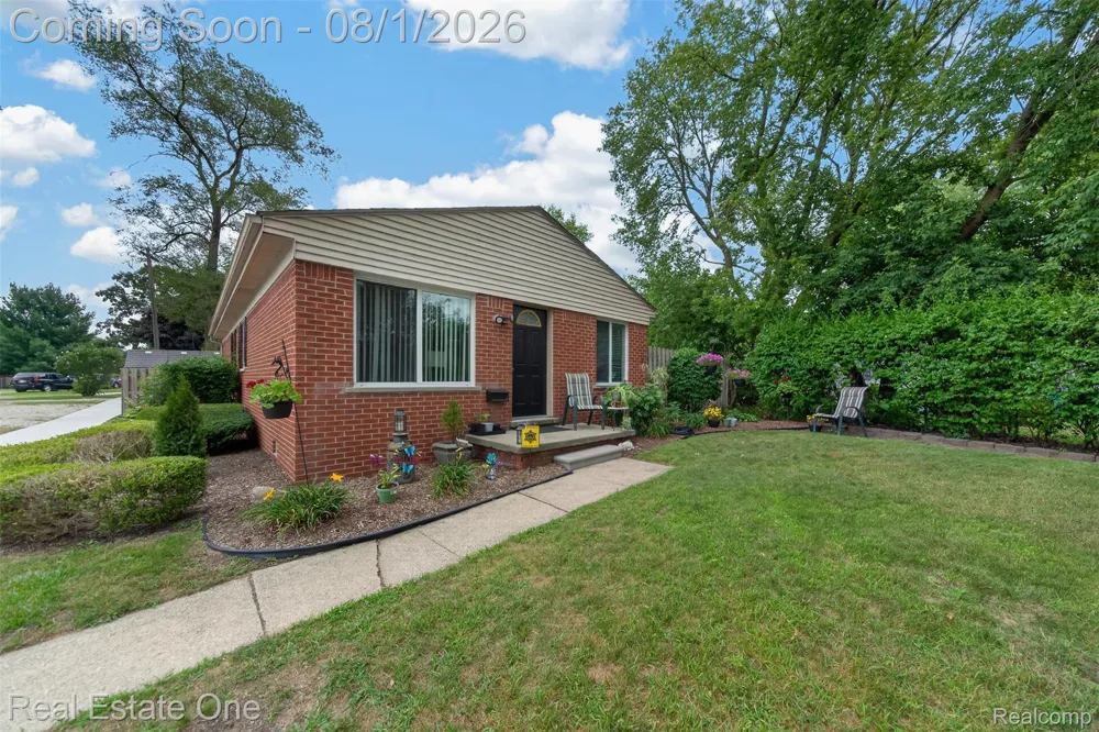 26212 Park Court Madison Heights City, MI 48071