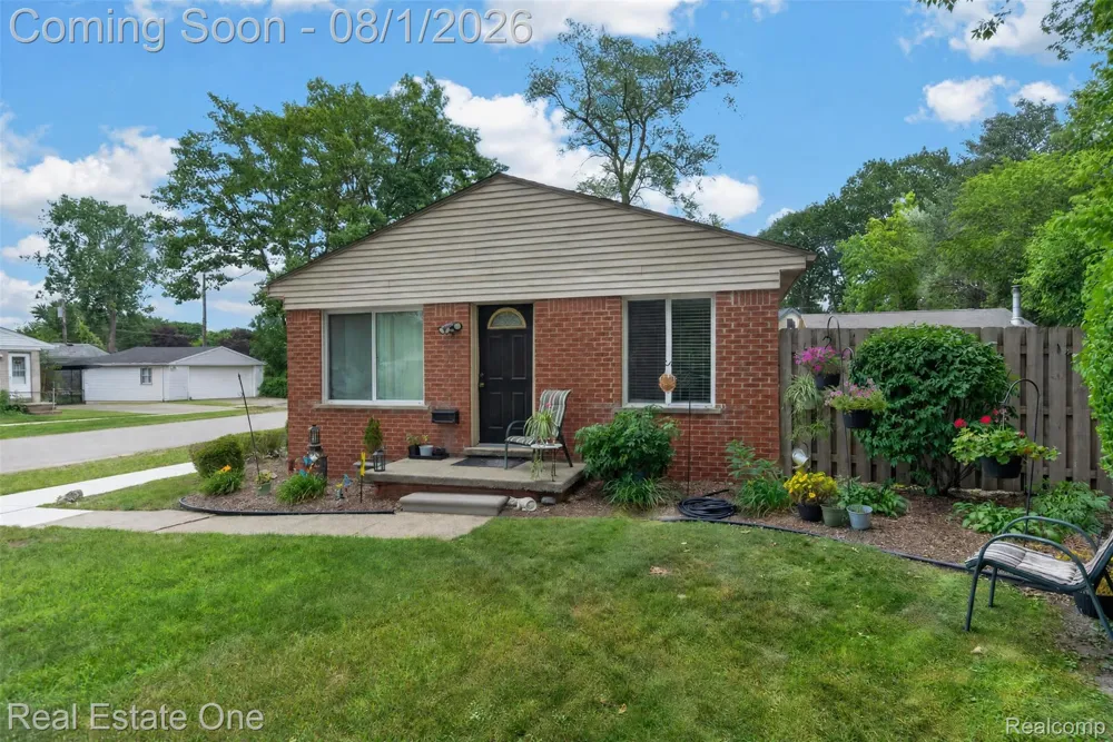 26212 Park Court Madison Heights City, MI 48071