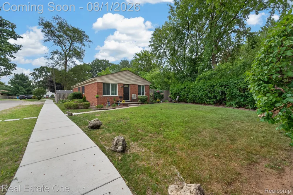 26212 Park Court Madison Heights City, MI 48071