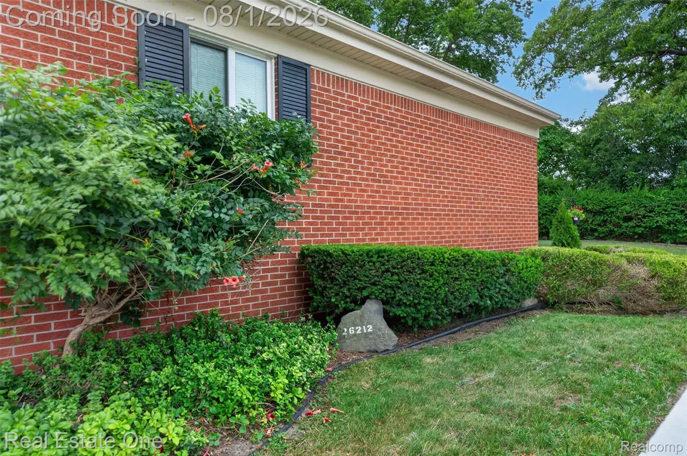 26212 Park Court Madison Heights City, MI 48071