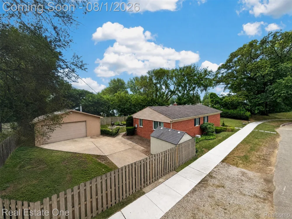 26212 Park Court Madison Heights City, MI 48071