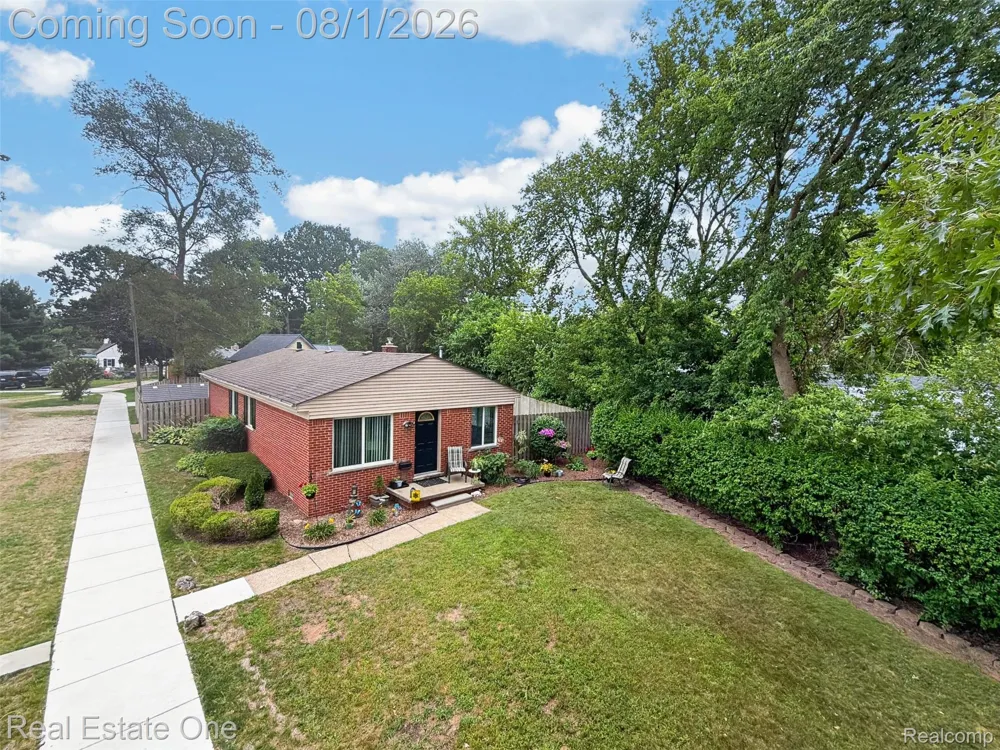 26212 Park Court Madison Heights City, MI 48071