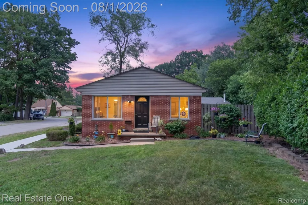 26212 Park Court Madison Heights City, MI 48071