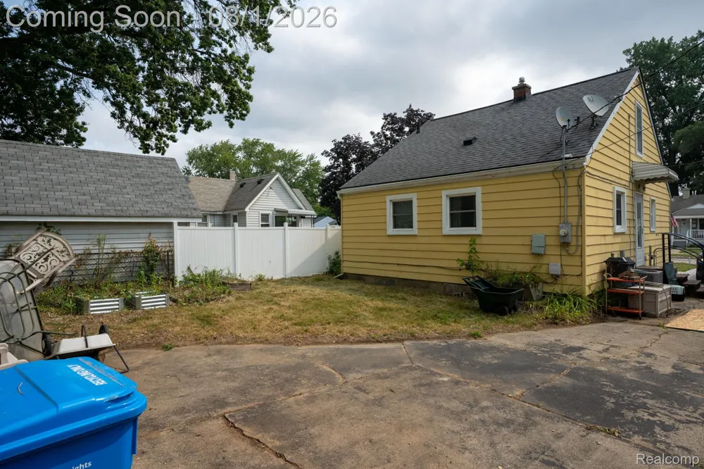 27361 Osmun Street Madison Heights City, MI 48071