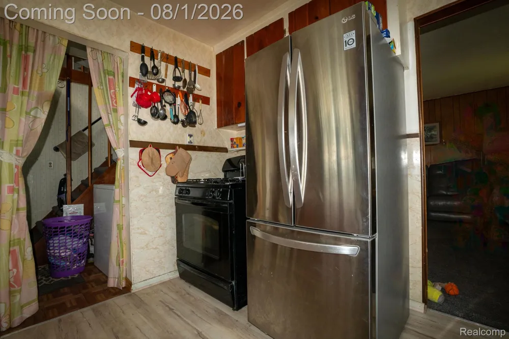 27361 Osmun Street Madison Heights City, MI 48071