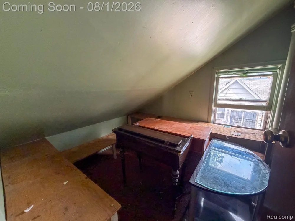 27361 Osmun Street Madison Heights City, MI 48071