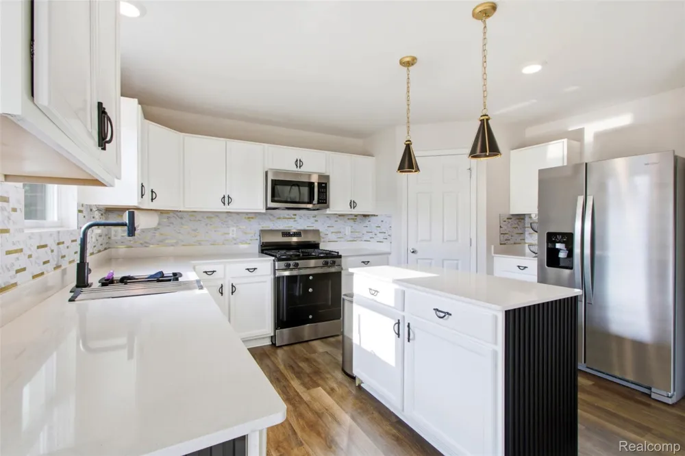 14218 Old Oak Trail Van Buren Charter Township, MI 48111