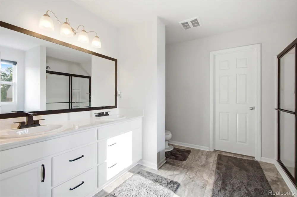 14218 Old Oak Trail Van Buren Charter Township, MI 48111