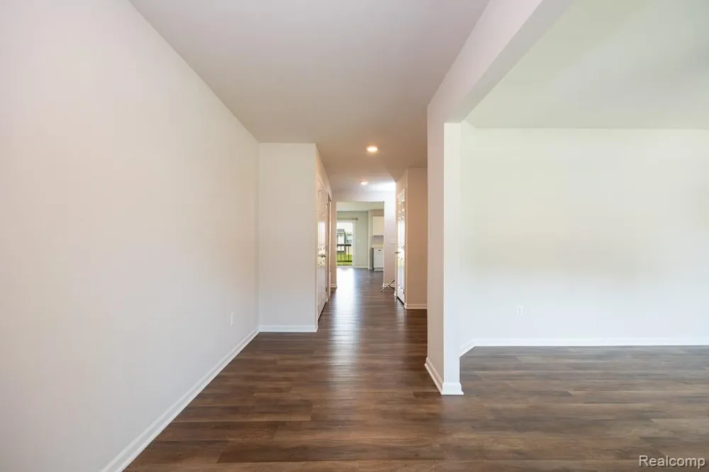 14218 Old Oak Trail Van Buren Charter Township, MI 48111