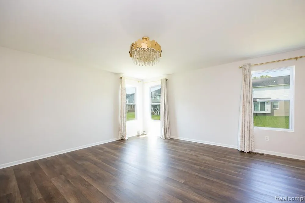 14218 Old Oak Trail Van Buren Charter Township, MI 48111