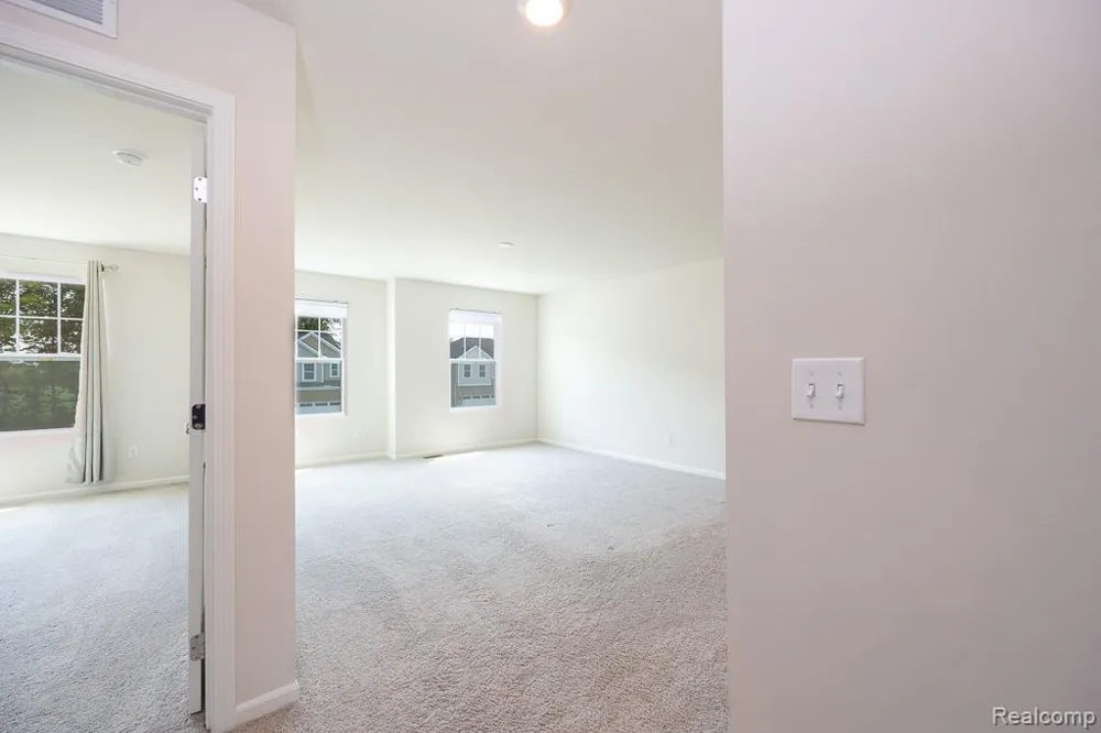 14218 Old Oak Trail Van Buren Charter Township, MI 48111