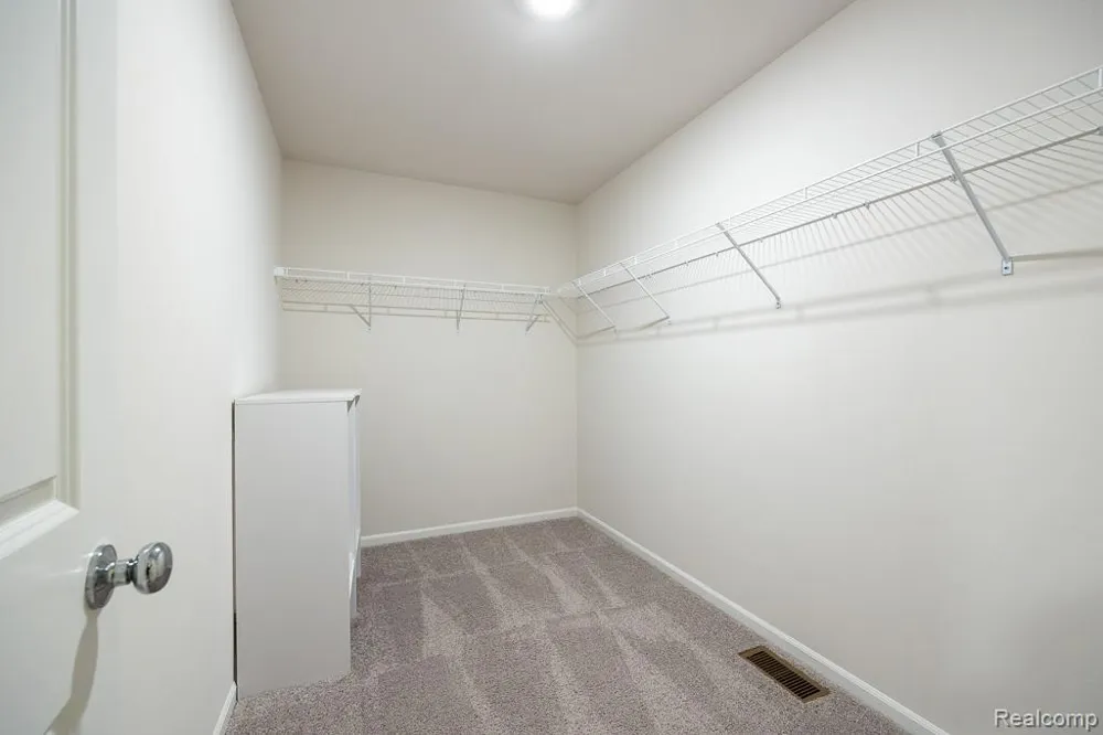 14218 Old Oak Trail Van Buren Charter Township, MI 48111