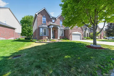 6827 Blackwell