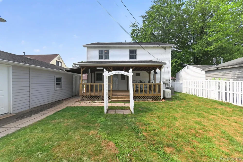 1120 Redleaf Lane Ypsilanti City, MI 48198