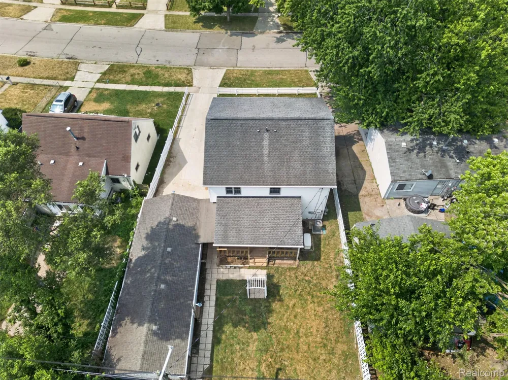 1120 Redleaf Lane Ypsilanti City, MI 48198