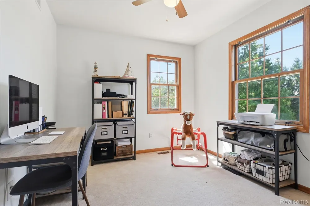 6214 Lazy K Lane Putnam Township, MI 48169