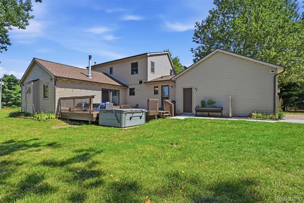 6214 Lazy K Lane Putnam Township, MI 48169