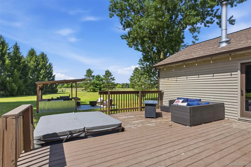6214 Lazy K Lane Putnam Township, MI 48169