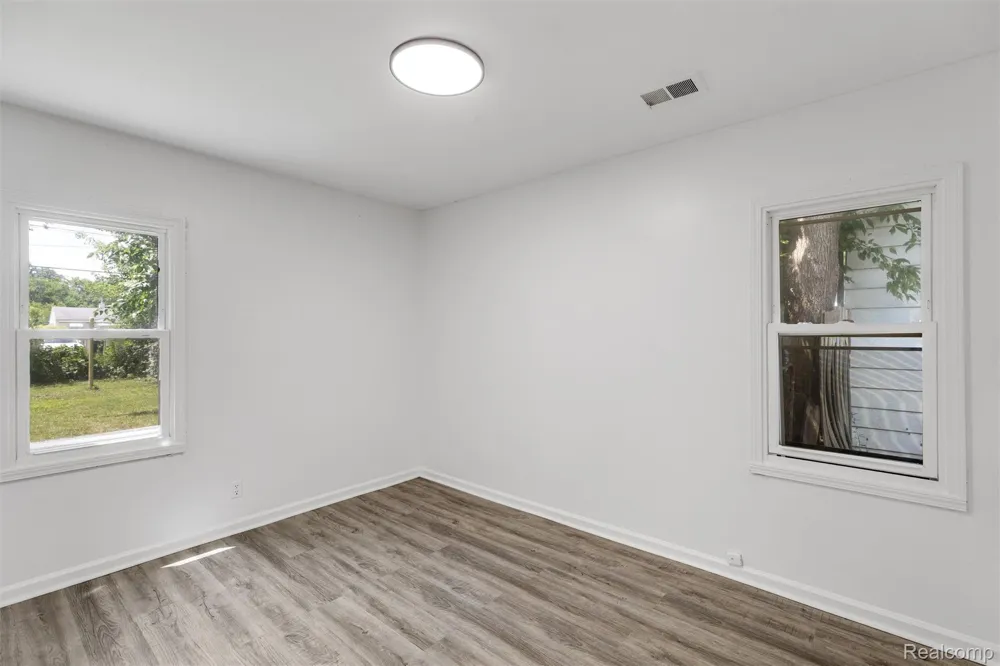 2147 E Almont Street Ferndale City, MI 48220
