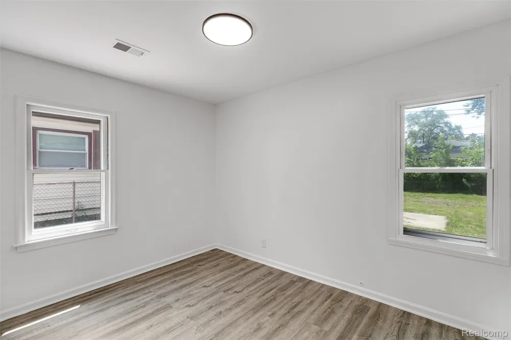 2147 E Almont Street Ferndale City, MI 48220