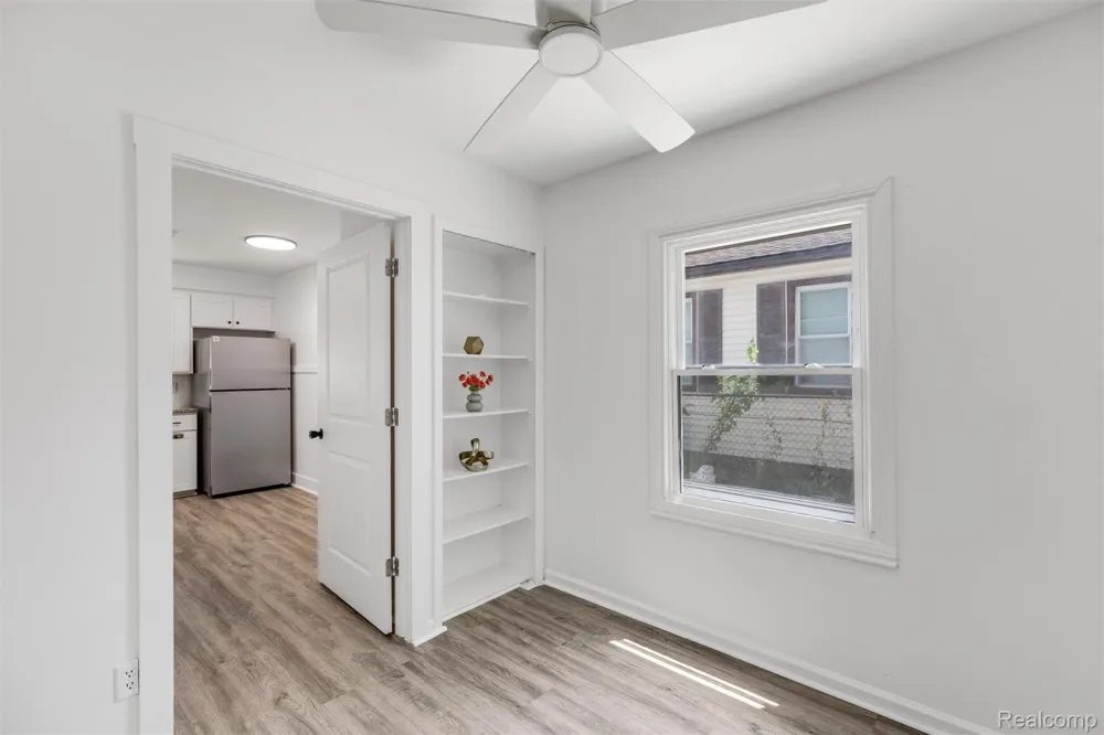 2147 E Almont Street Ferndale City, MI 48220