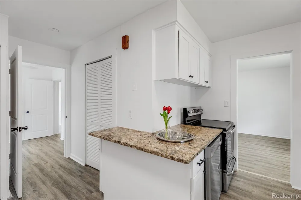 2147 E Almont Street Ferndale City, MI 48220