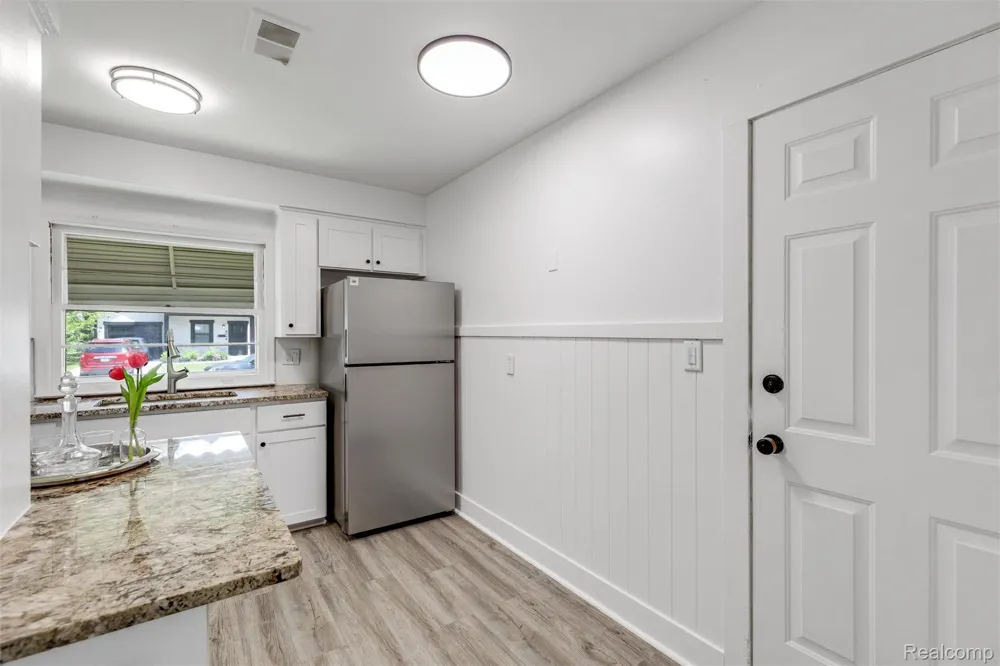 2147 E Almont Street Ferndale City, MI 48220