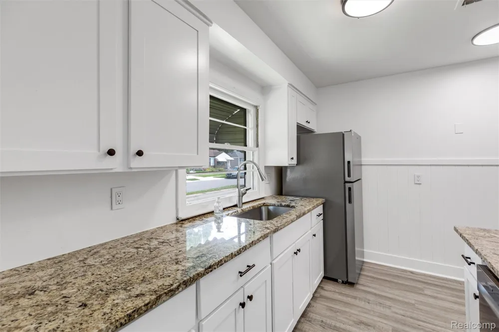 2147 E Almont Street Ferndale City, MI 48220