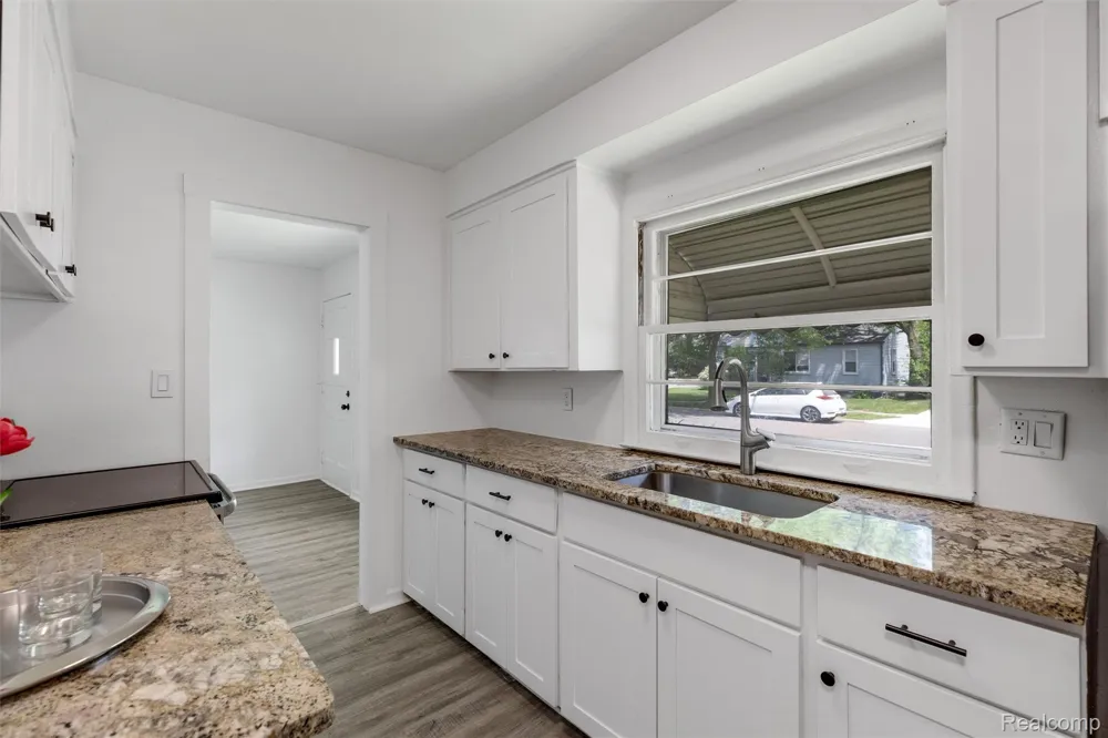 2147 E Almont Street Ferndale City, MI 48220