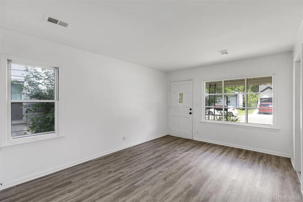 2147 E Almont Street Ferndale City, MI 48220