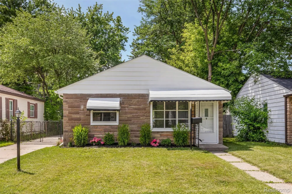 2147 E Almont Street Ferndale City, MI 48220