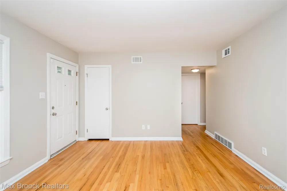 23100 Hoover Avenue Hazel Park City, MI 48030