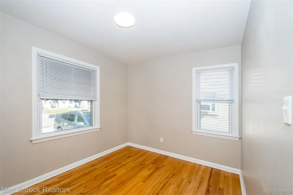 23100 Hoover Avenue Hazel Park City, MI 48030