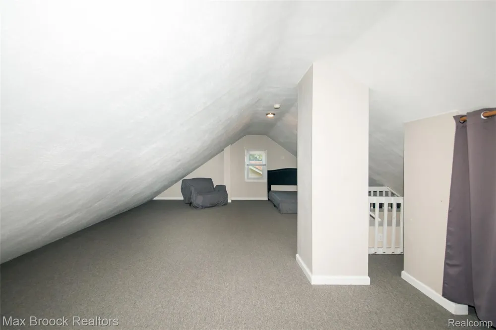 23100 Hoover Avenue Hazel Park City, MI 48030