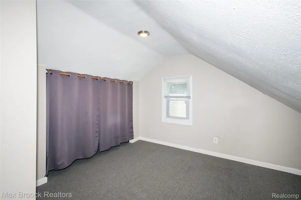 23100 Hoover Avenue Hazel Park City, MI 48030