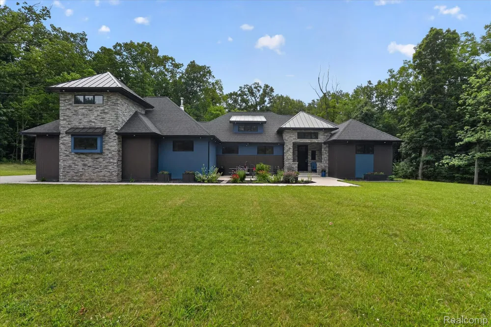 16511 Shadow Lane Fenton Charter Township, MI 48451