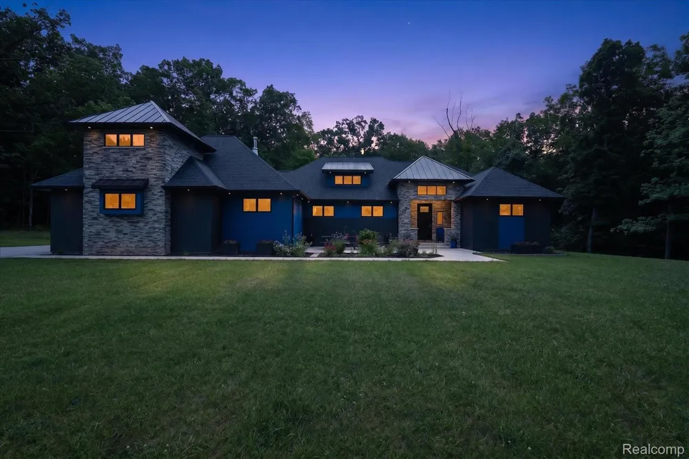 16511 Shadow Lane Fenton Charter Township, MI 48451
