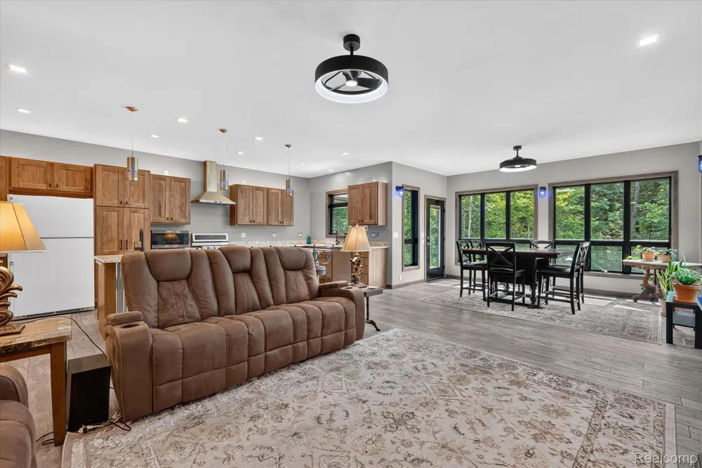 16511 Shadow Lane Fenton Charter Township, MI 48451